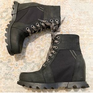 Sorel Joan of Arctic Wedge III Lexie Bootie Lace Up Combat Boot 8
